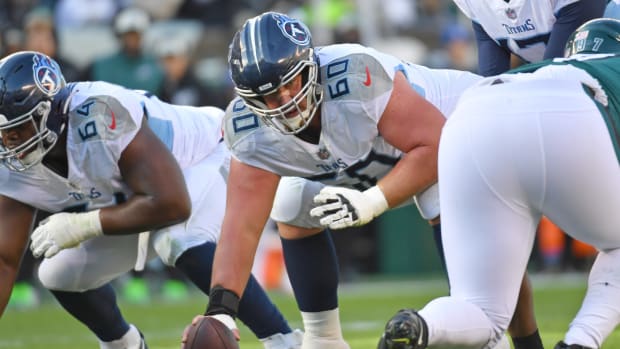 Dec 4, 2022; Philadelphia, Pennsylvania, USA; Tennessee Titans center Ben Jones (60) against the Philadelphia Eagles at Lincoln Financial Field.